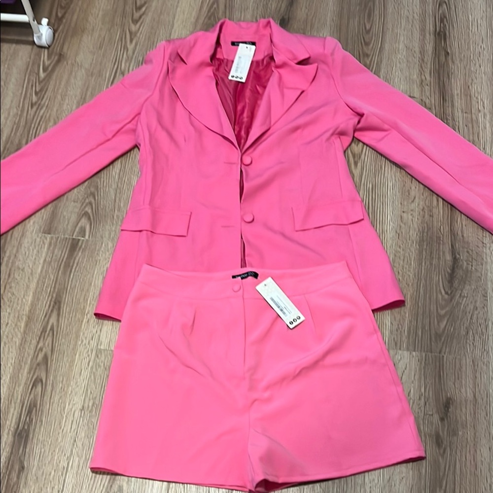 NWT Boohoo Vibrant Pink Blazer and Shorts Ensemble